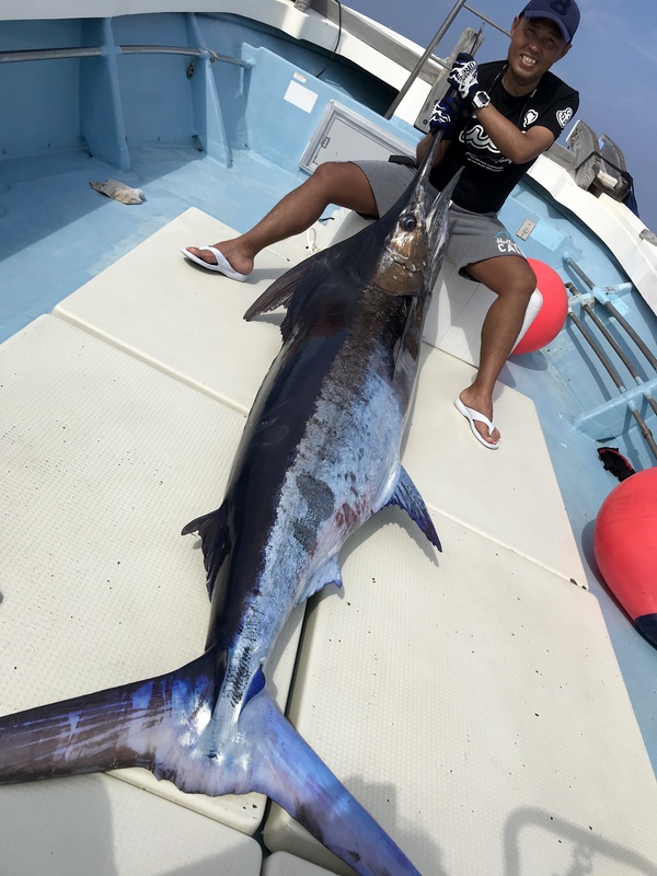 石垣島 トローリング カジキ釣り 泳がせ釣り ジギング